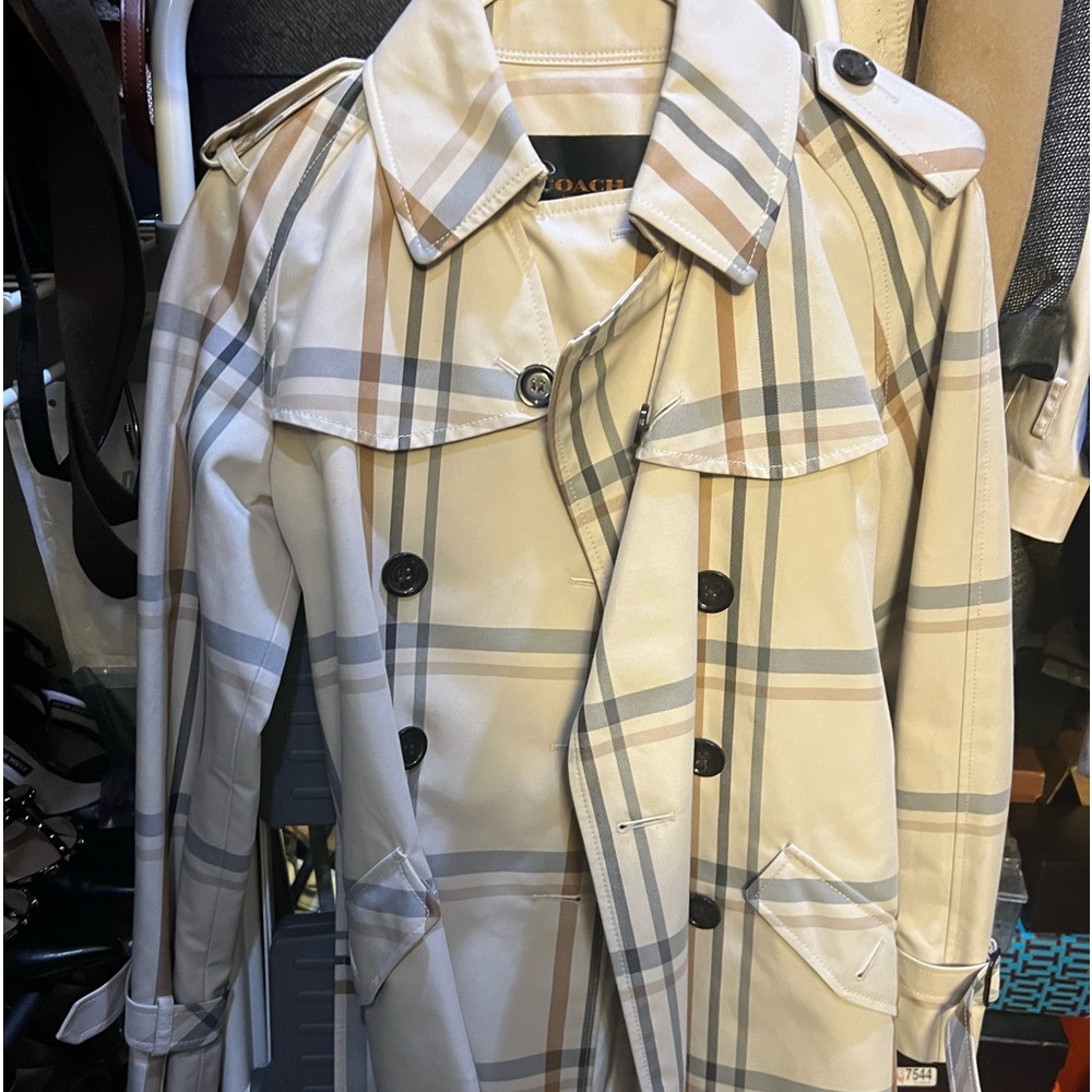Coach trench jacket! Size XS but fit size S